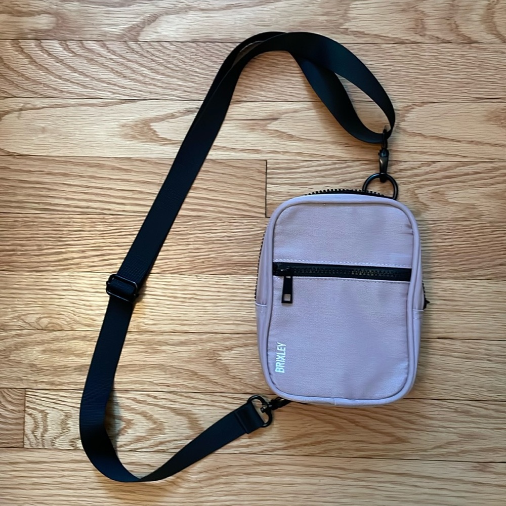 Brixley bag NWOT in color Perry.